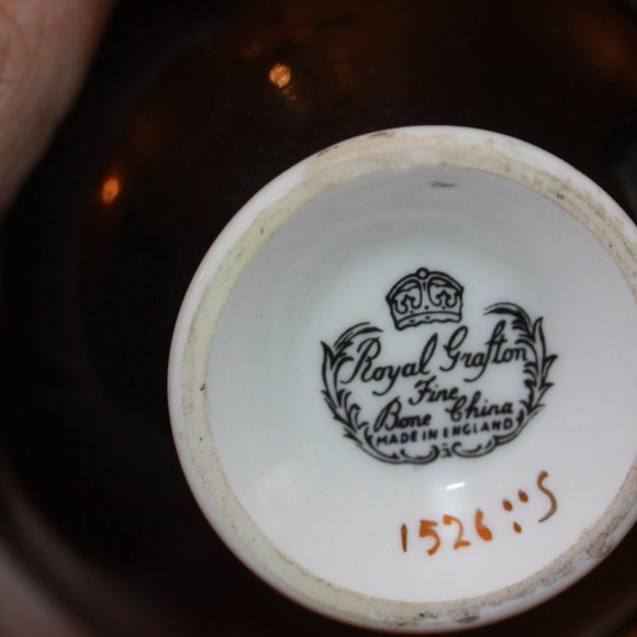 Royal Grafton Fine Bone China England Cup And Saucer No chips or cracks - Picture 3 of 3